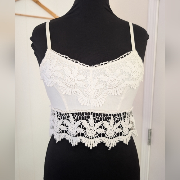 Garage Tops - 🩷 5/$25 - Garage White Lace Crop Top